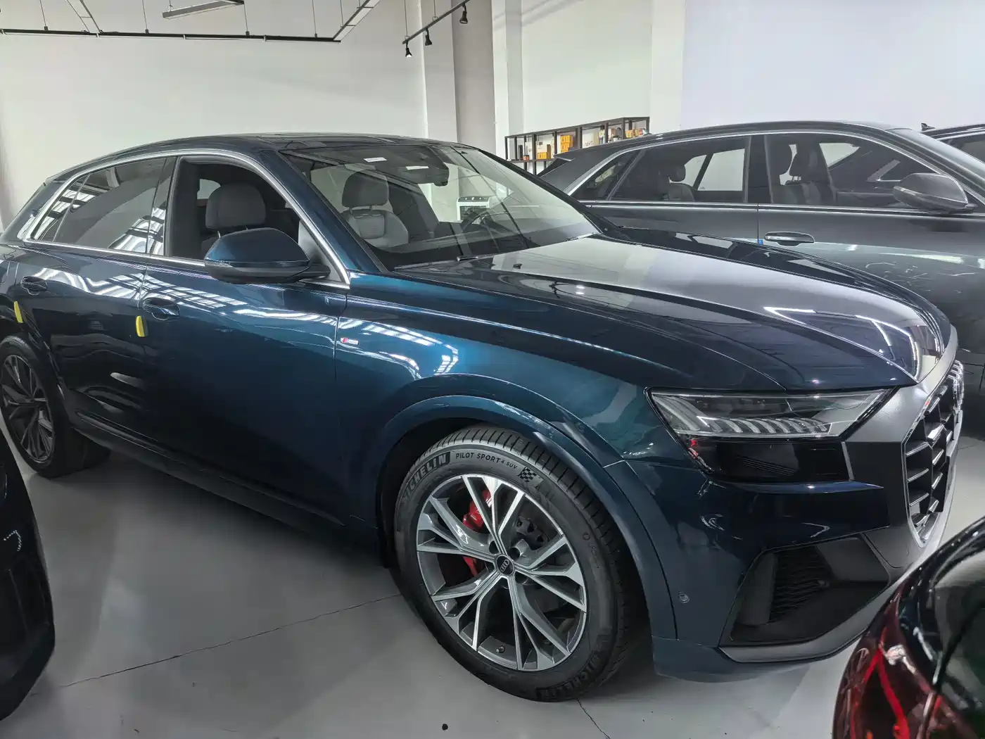 Фото 3 - Audi Q8