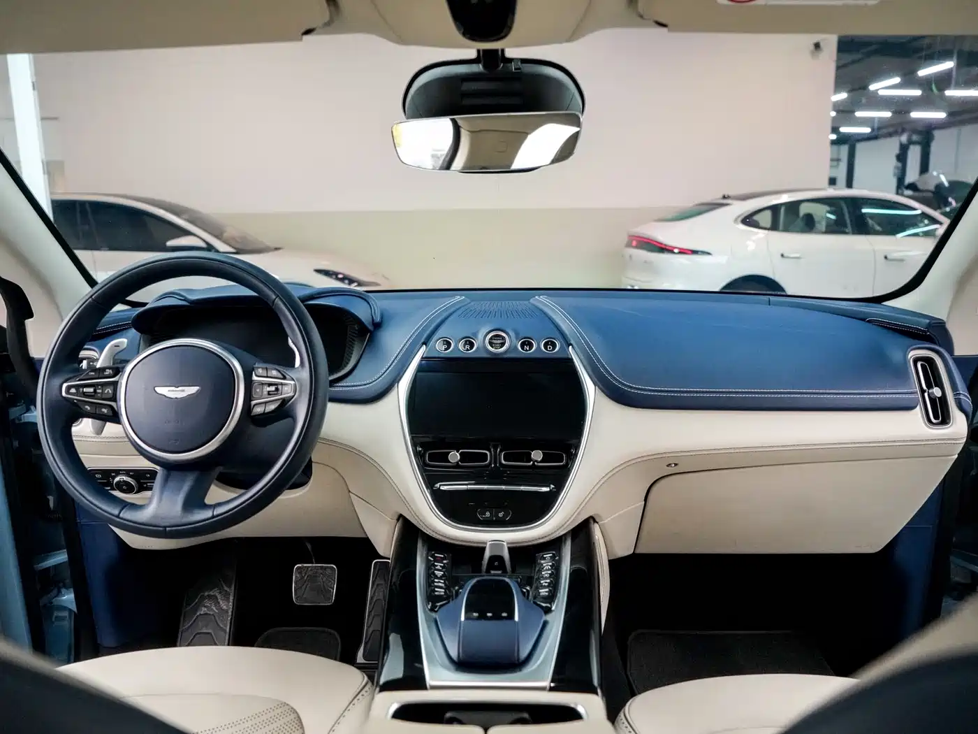 Aston Martin DBX 2022 3.0T STRAIGHT-SIX фото 7