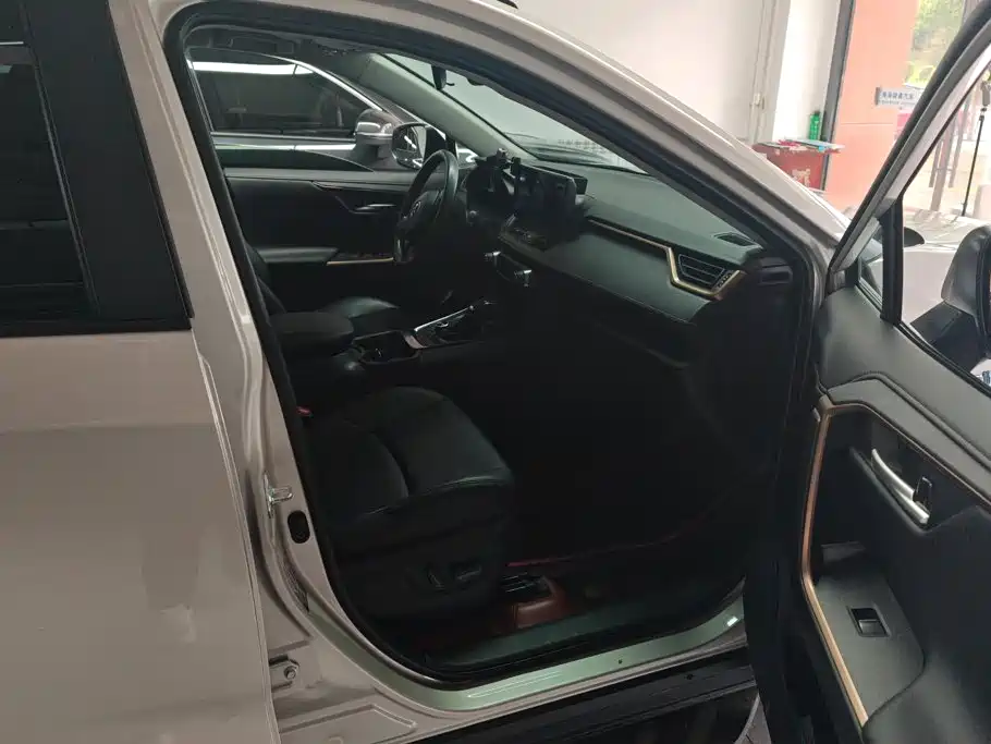 Toyota Wildlander 2024 2024 Hybrid 2.5L E-CVT AWD Luxury PLUS Edition