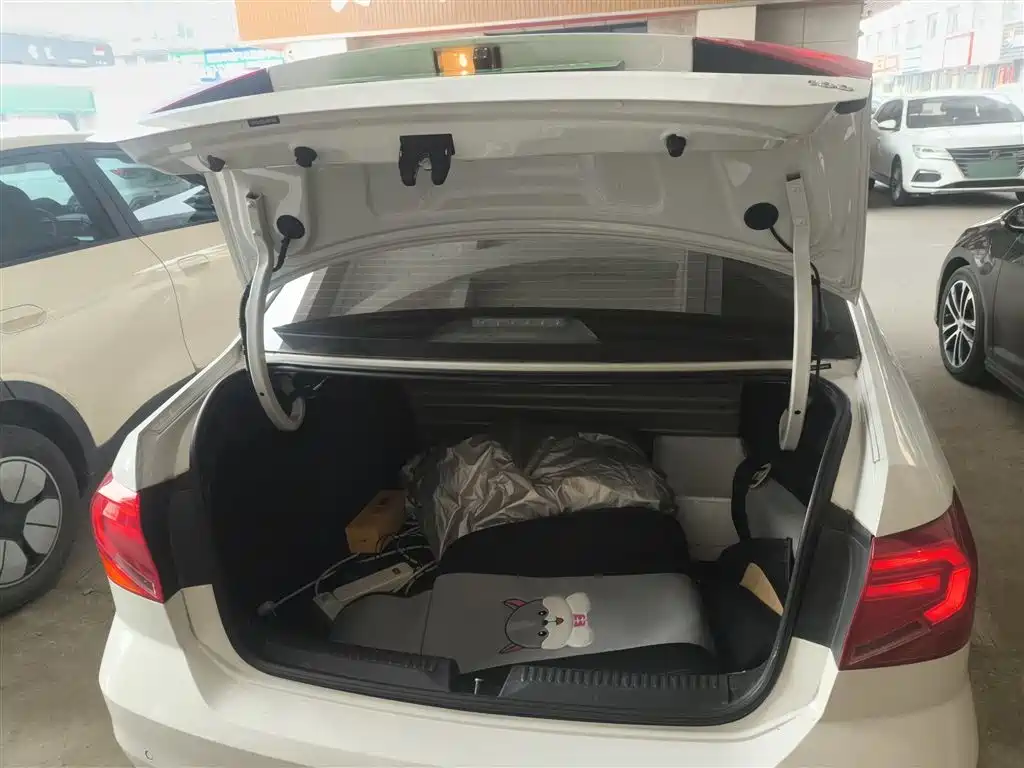 Volkswagen Jetta 2017 1.5L Manual Comfort фото 15