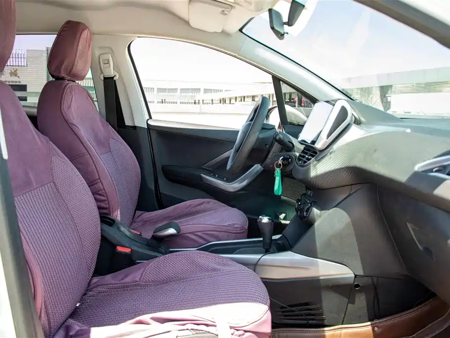 Peugeot 2008 2014 1.6L Automatic Trend Edition фото 14