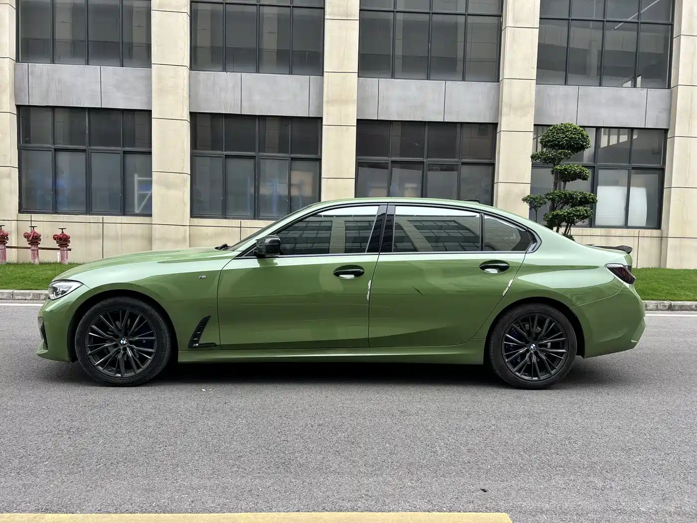 BMW 3 Series 2020 325Li M Sport Black Night Package фото 22