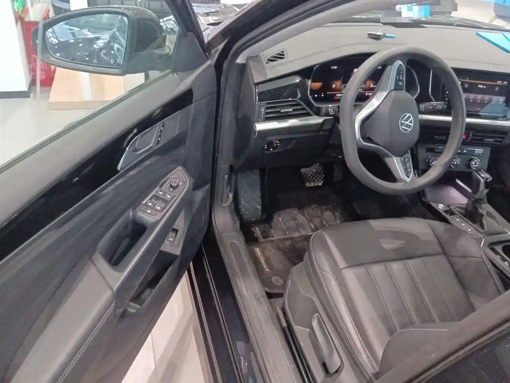 Volkswagen Passat 2024 280TSI Business Edition фото 16