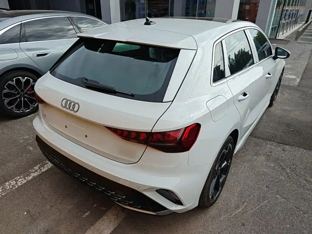 Audi A3 2026 2025 Facelift Sportback 35TFSI Flying Spur Premium