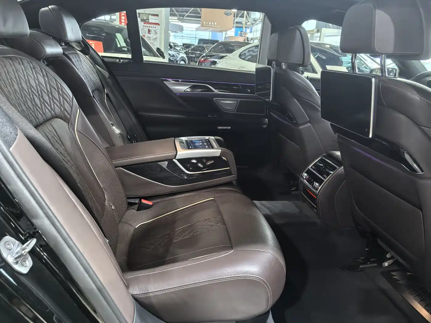 BMW 7 Series 2018 740Li Leading Type M Sport Package фото 15