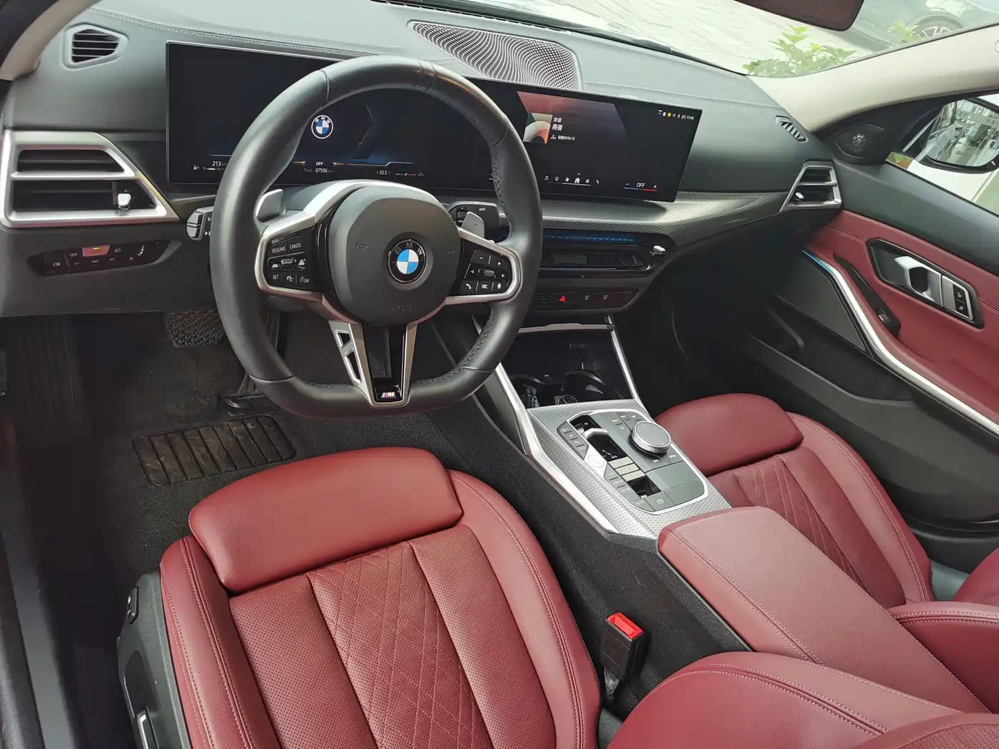 BMW 3 Series 2025 330Li M Sport Night Edition фото 7