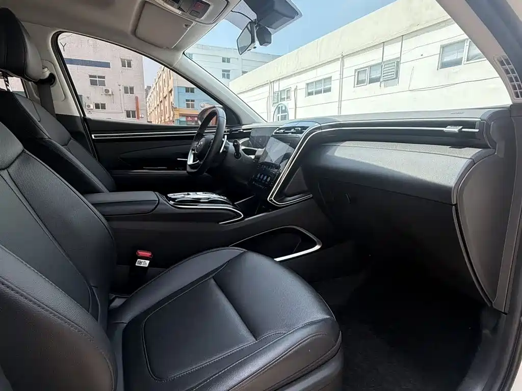 Hyundai Tucson 2023 Tucson L 1.5T Automatic 2WD LUX Premium Edition фото 6