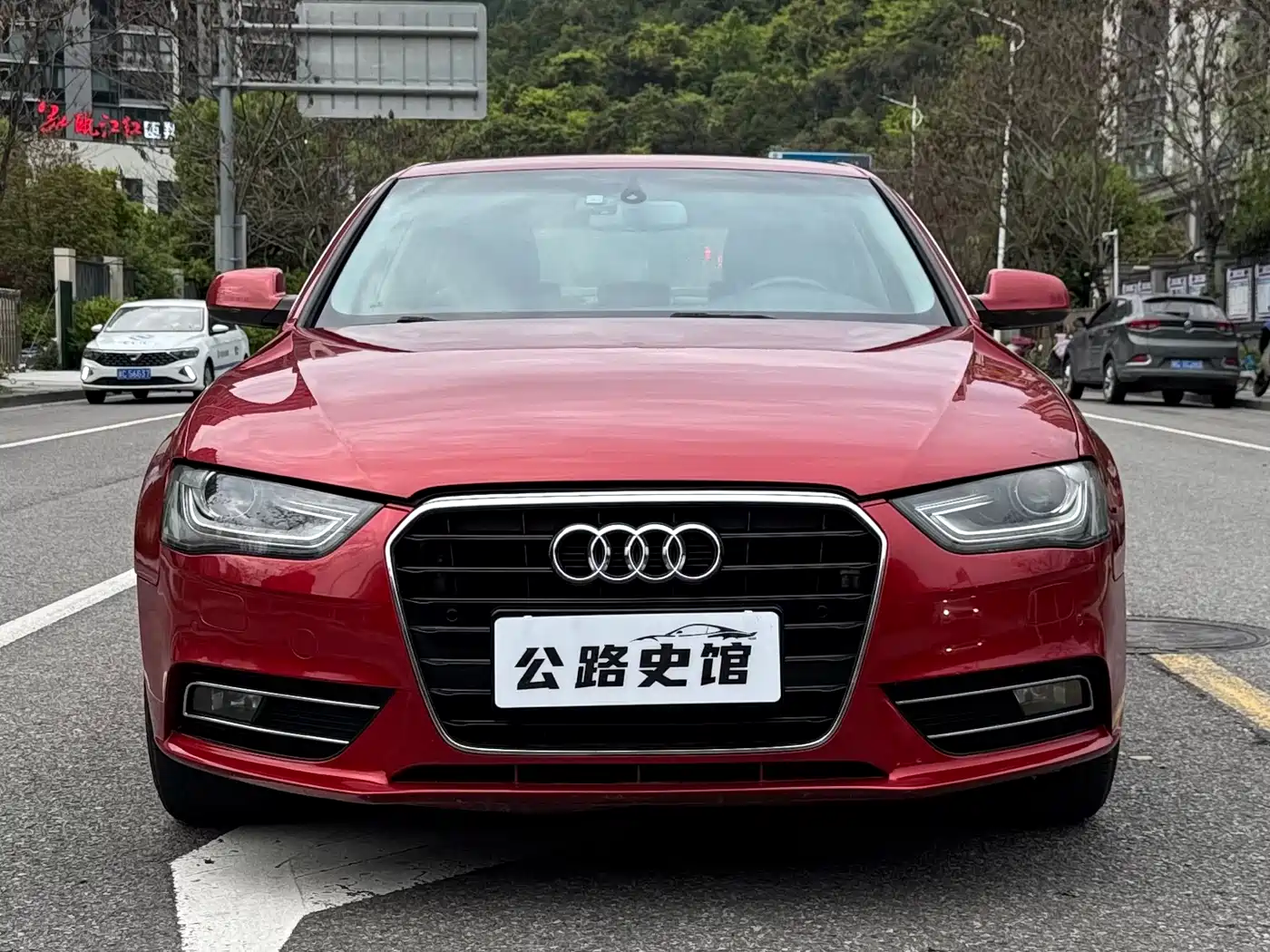 Audi A4L 2013 35 TFSI Automatic Comfort фото 2