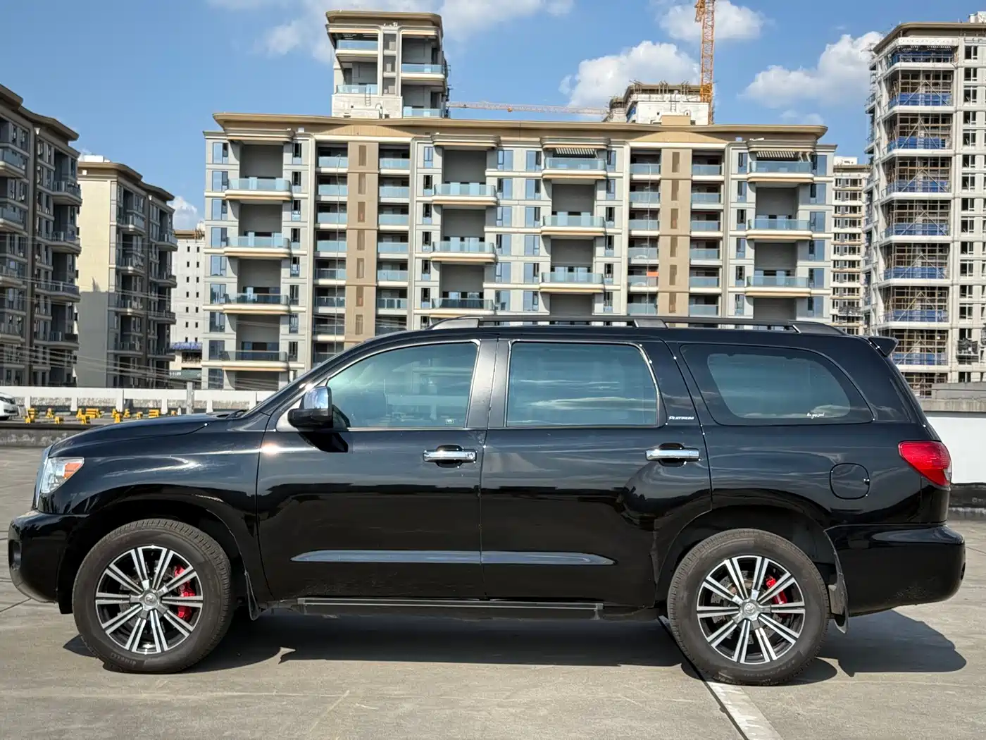 Toyota Sequoia 2015 2010 5.7 Platinum Edition