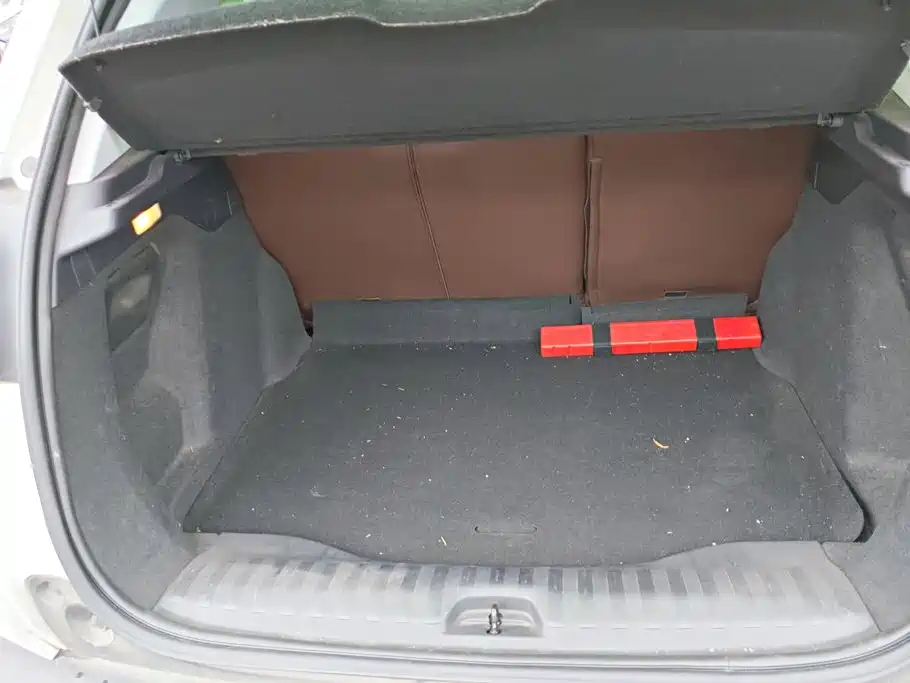 Photo 4 - Peugeot 2008