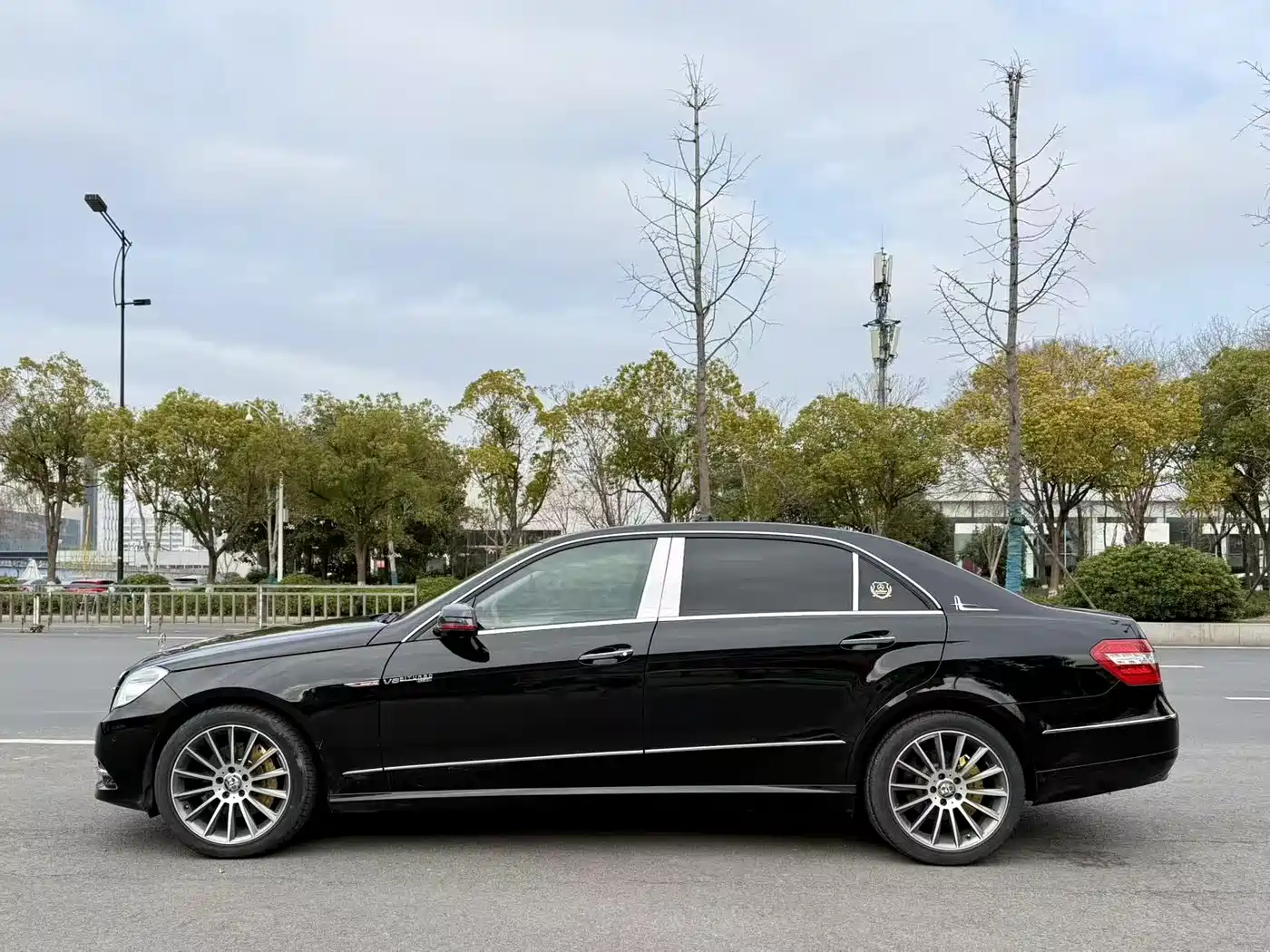 Mercedes-Benz E-Class 2013 E 300 L Fashion Luxury фото 4