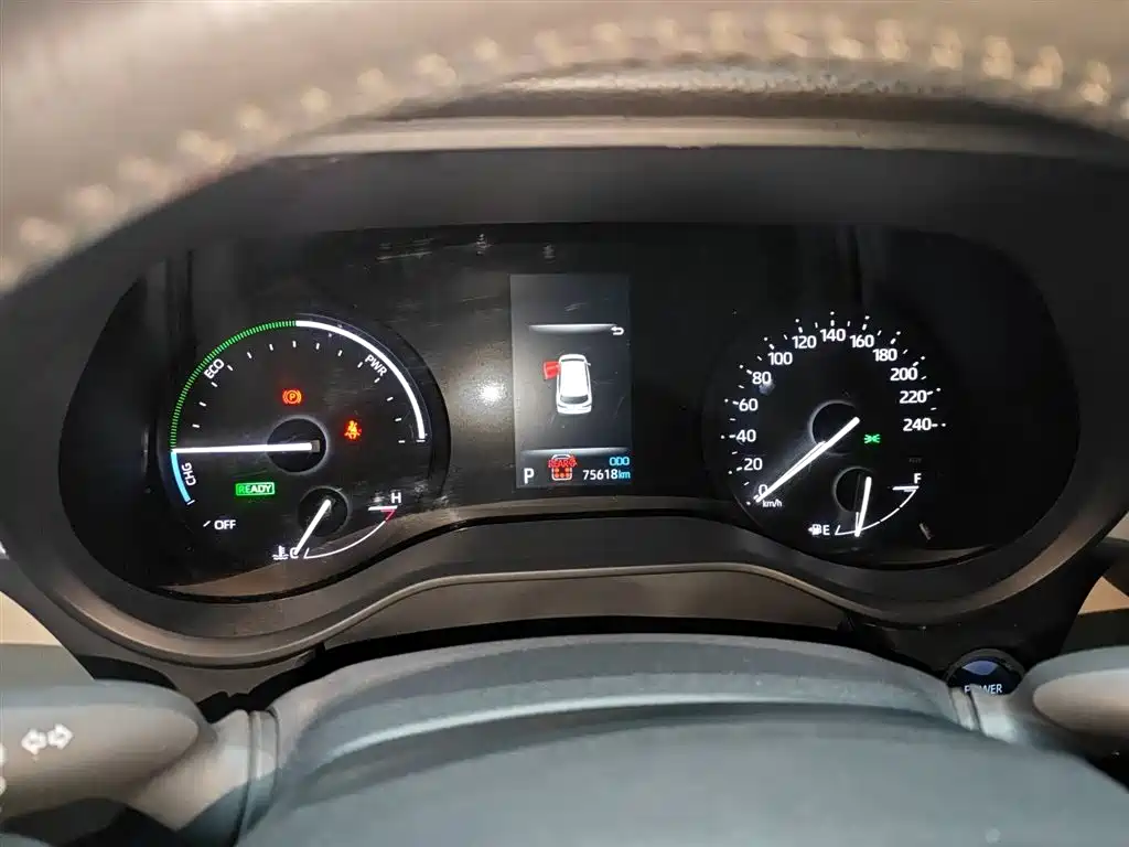 Toyota Granvia 2023 2.5L Hybrid VIP Edition фото 12