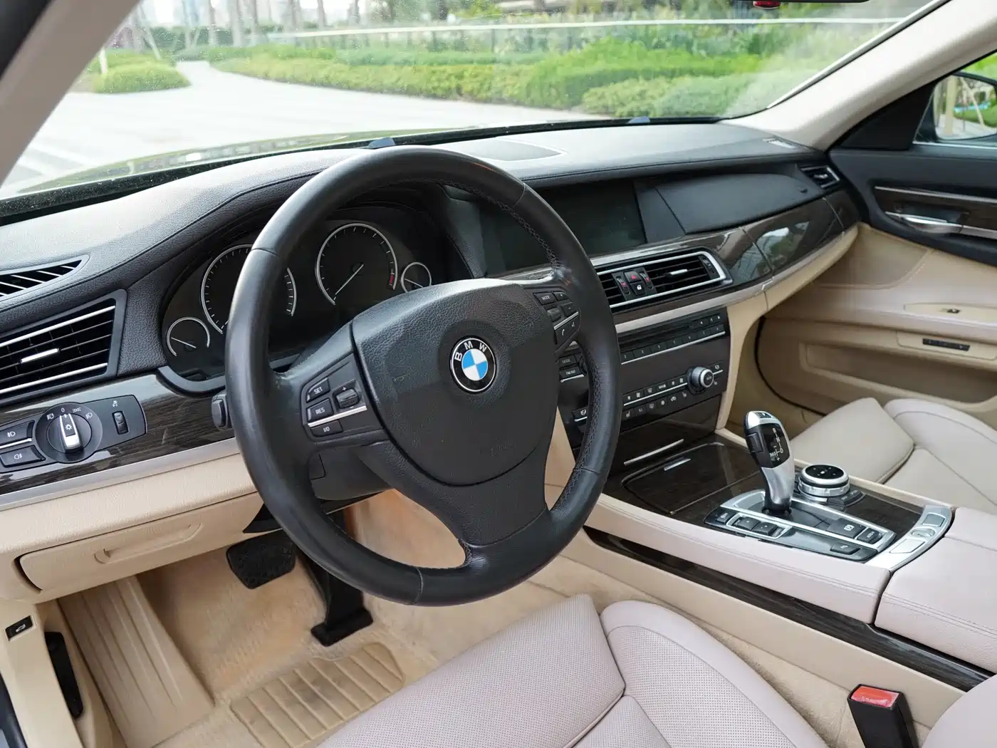 BMW 7 Series 2009 730Li Luxury фото 21