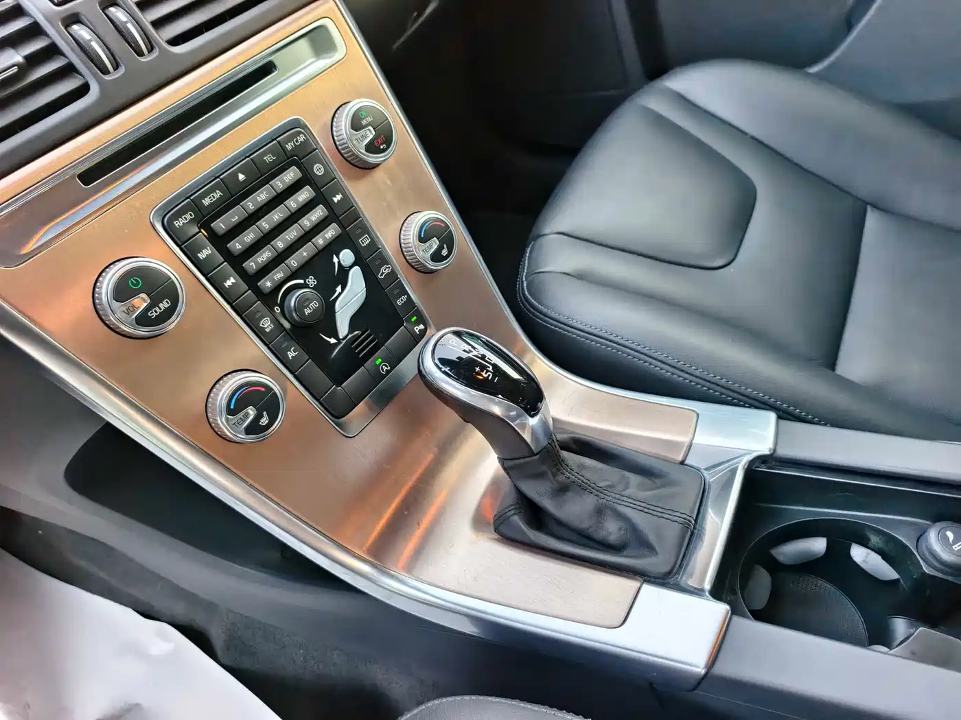 Фото 6 - Volvo XC60