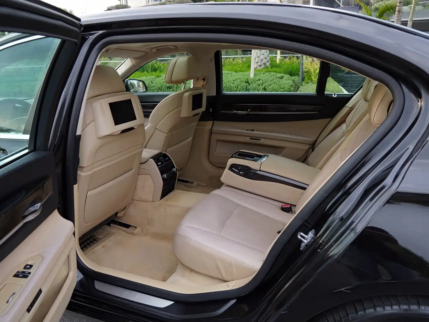 BMW 7 Series 2009 730Li Luxury фото 6