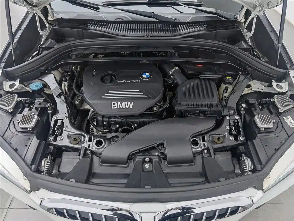 BMW X1 2016 sDrive18Li Premium Model фото 6