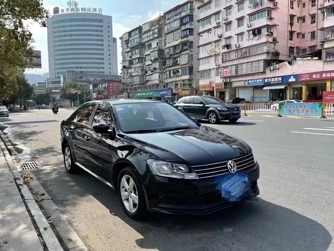 Volkswagen Lavida 2015 1.6L Automatic Trend Edition фото 2