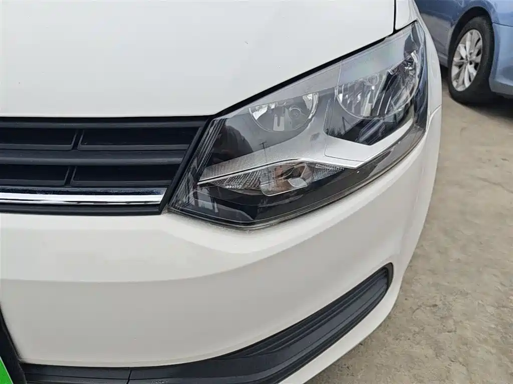Volkswagen Polo 2016 1.4L Automatic Trend фото 18