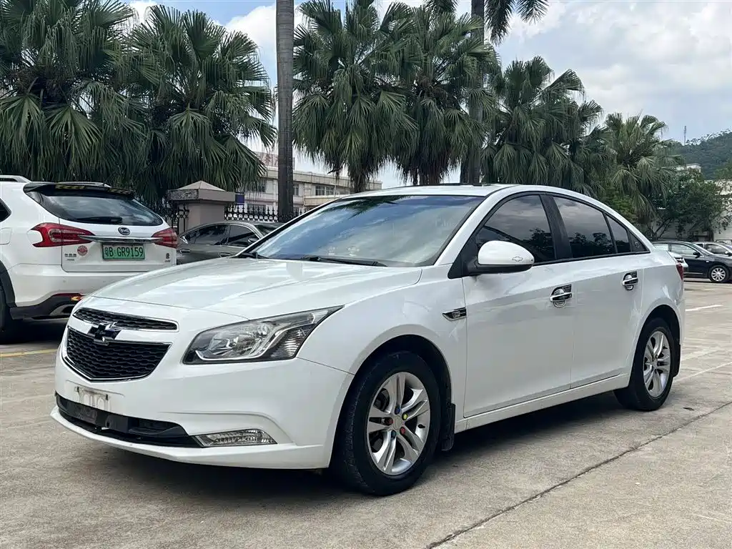 Chevrolet Cruze 2015 1.5L Classic SE AT