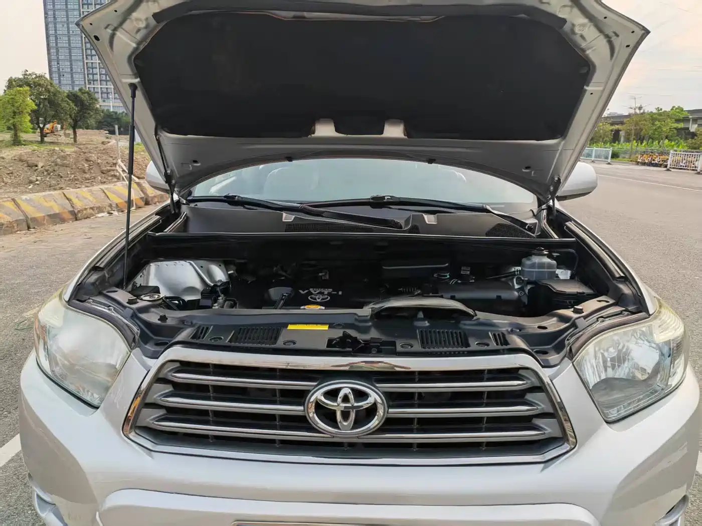 Toyota Highlander 2011 2.7L 2WD 7-seat Luxury фото 18