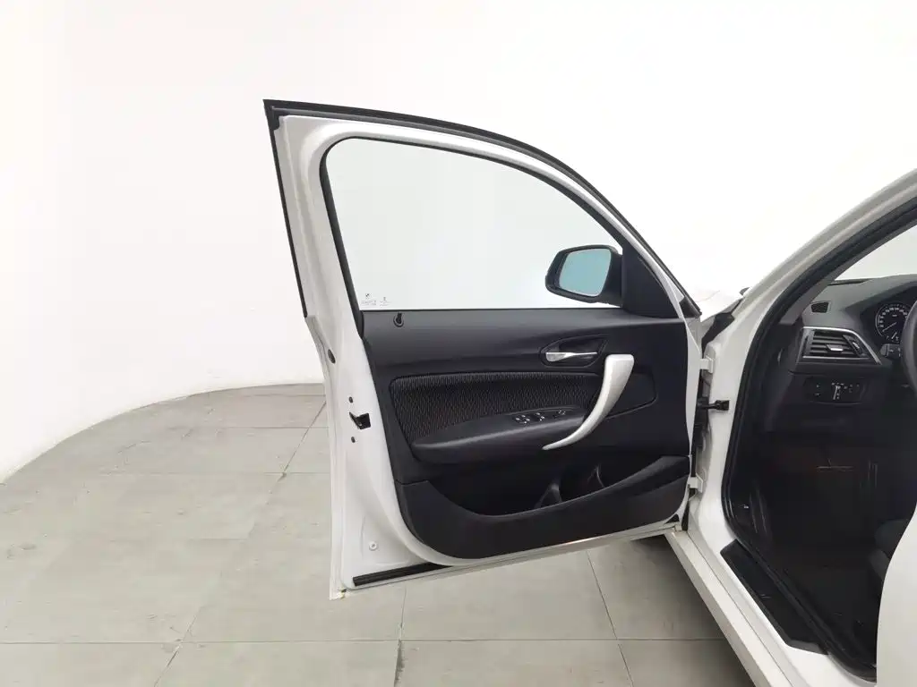 BMW 1 Series (Import) 2018 2018 118i Leading