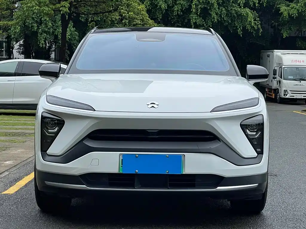 Фото 2 - NIO ES6