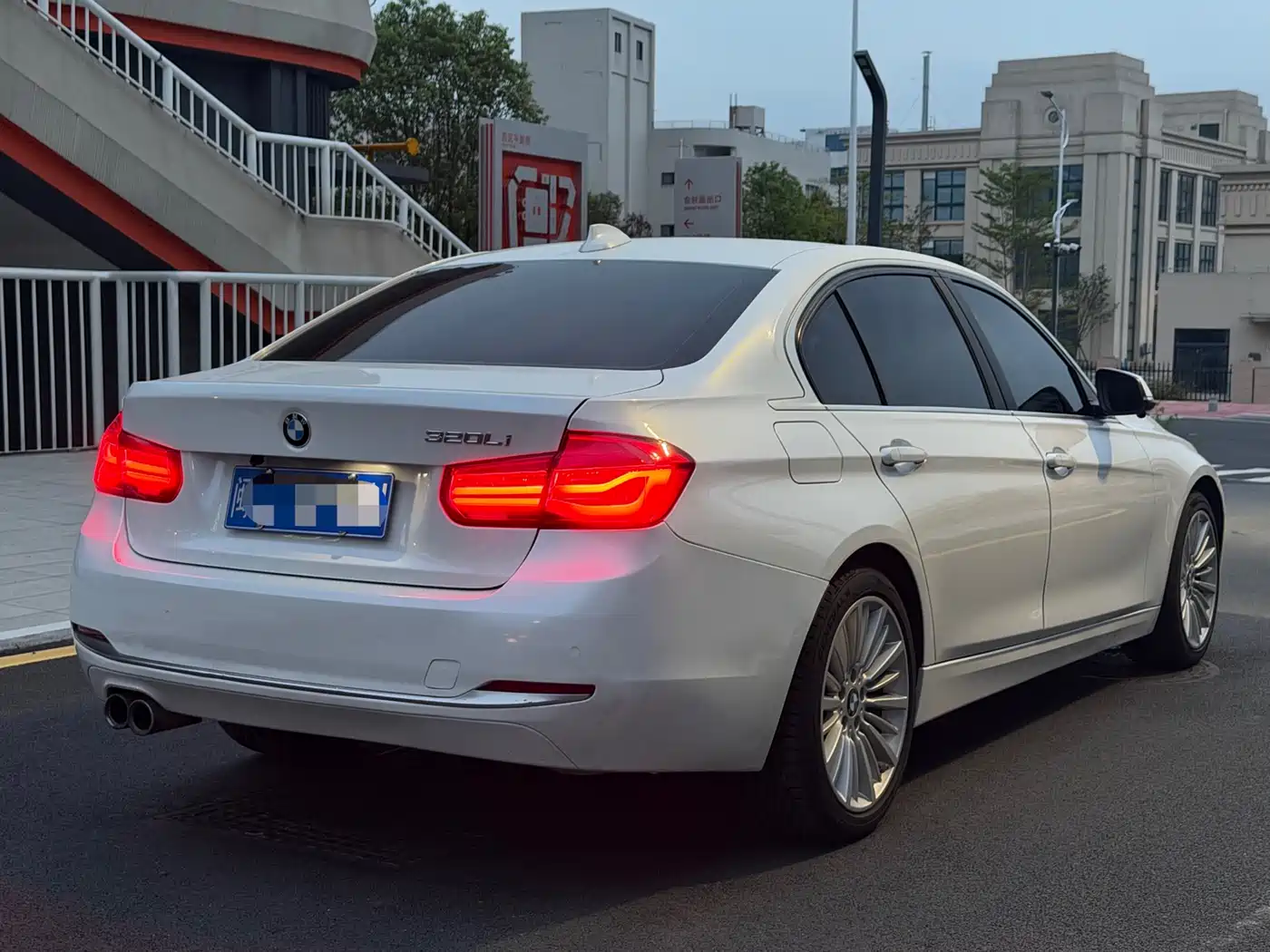 BMW 3 Series 2018 320Li Fashion Style фото 9