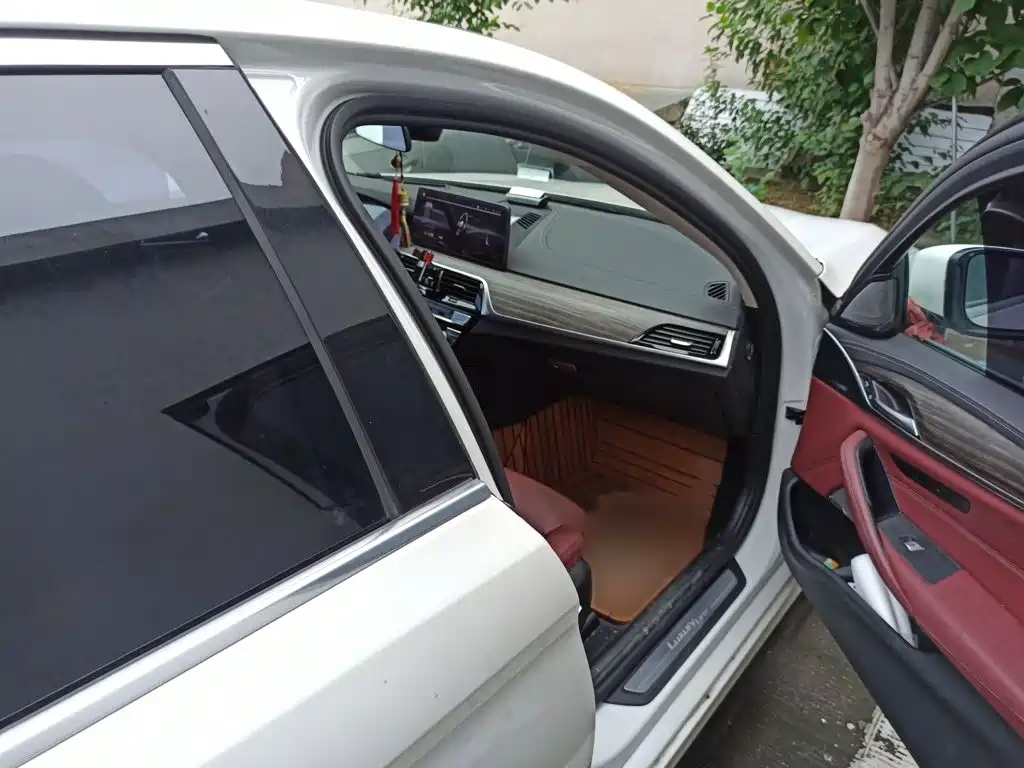 Фото 20 - BMW 5 Series