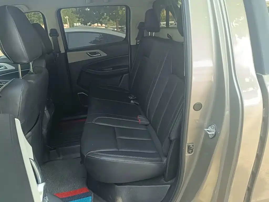 Jiangling Yuhu 7 2023 2022 2.0T Manual Diesel 2WD Comfort Long Wheelbase