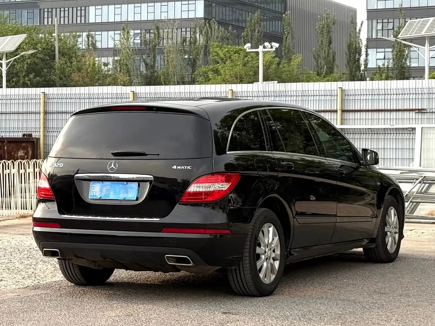Mercedes-Benz R-Class 2017 R 320 4MATIC Business Collector's Edition фото 4