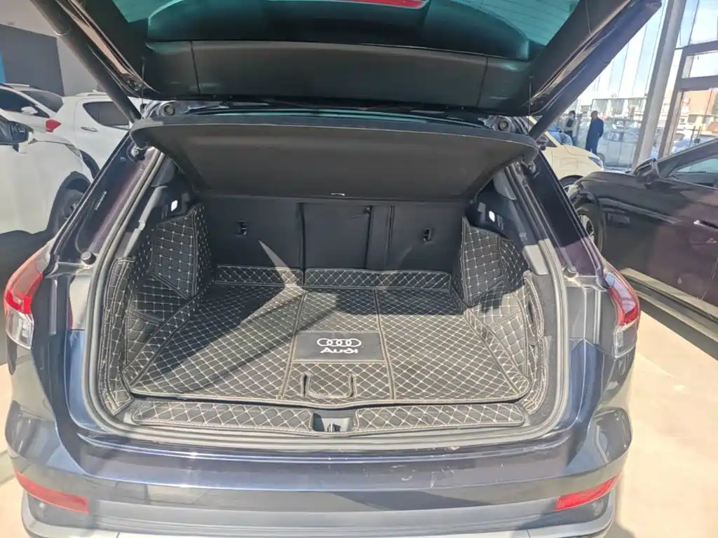 Photo 19 - Audi Q4 e-tron