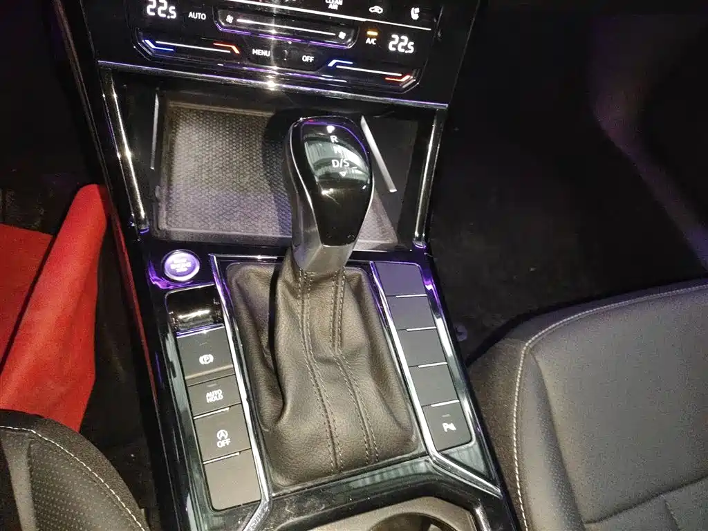 Volkswagen Passat 2024 330TSI Starlight Elite Edition фото 14