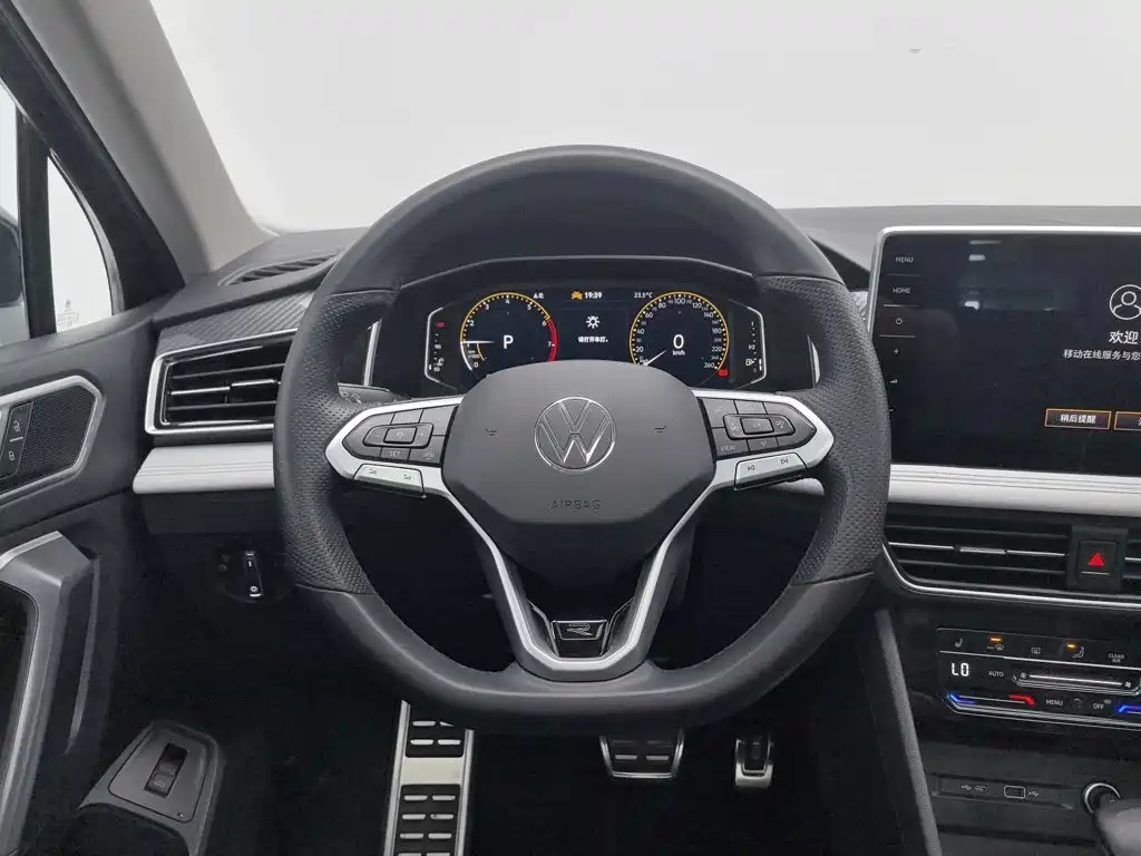 Фото 11 - Volkswagen Tiguan L