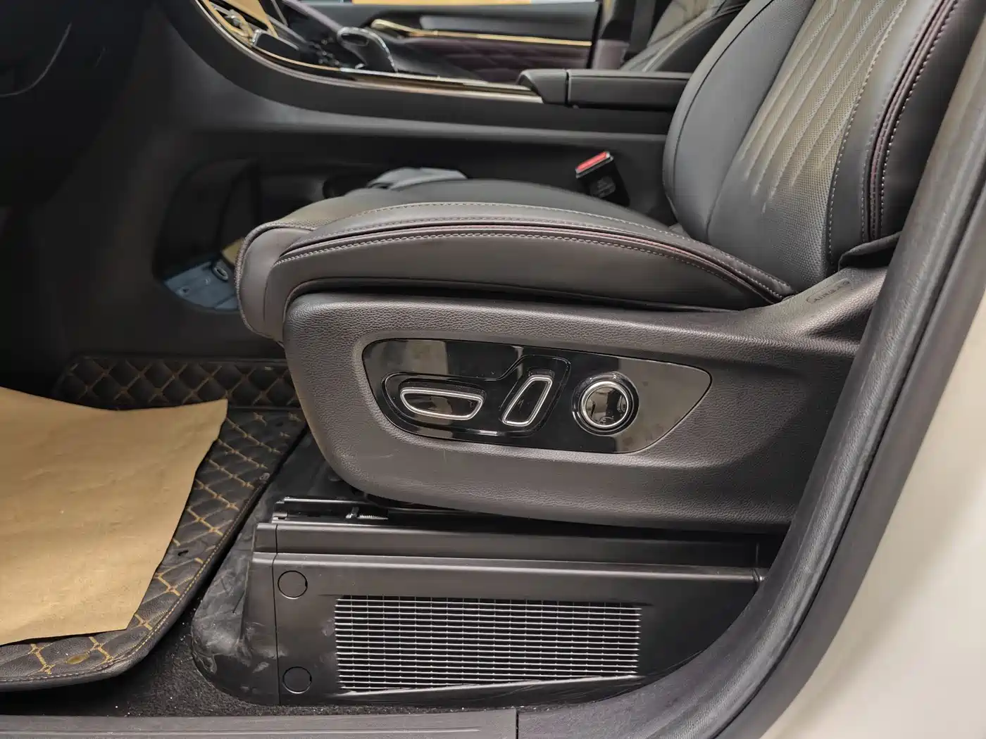 GAC Trumpchi Trumpchi M8 2024 Master Series 400T Ultimate Edition фото 10