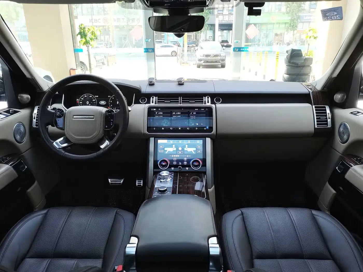 Land Rover Range Rover 2017 3.0 SC V6 Vogue LWB (Long Wheelbase) фото 9