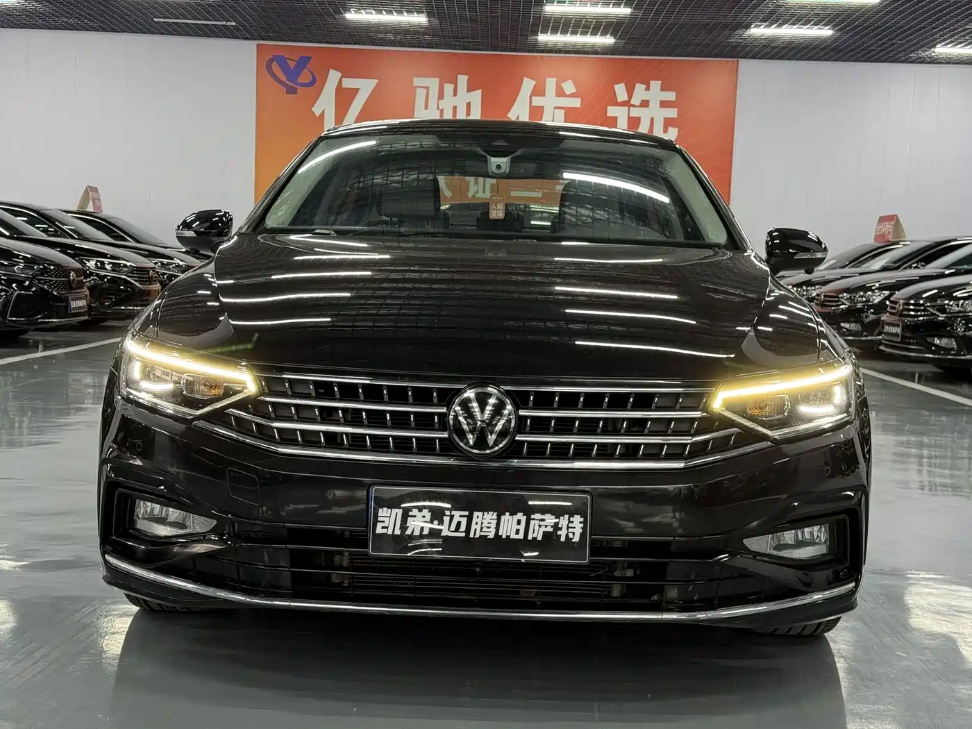 Volkswagen Magotan 2023 Model 2 Million Commemorative Edition 330TSI DSG Luxury фото 2