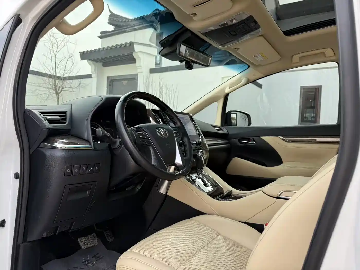 Toyota Vellfire 2021 Crown Hybrid 2.5L HV Premium Edition фото 11