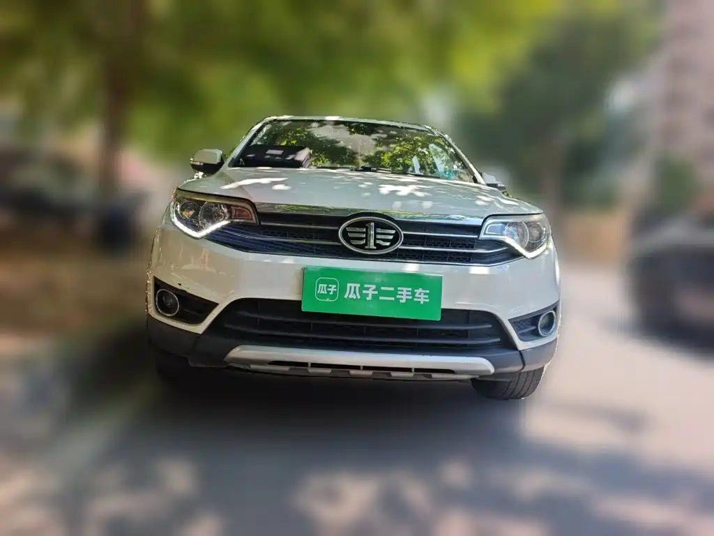FAW Senya R7 2017 2017 Model 1.6L Manual Luxury