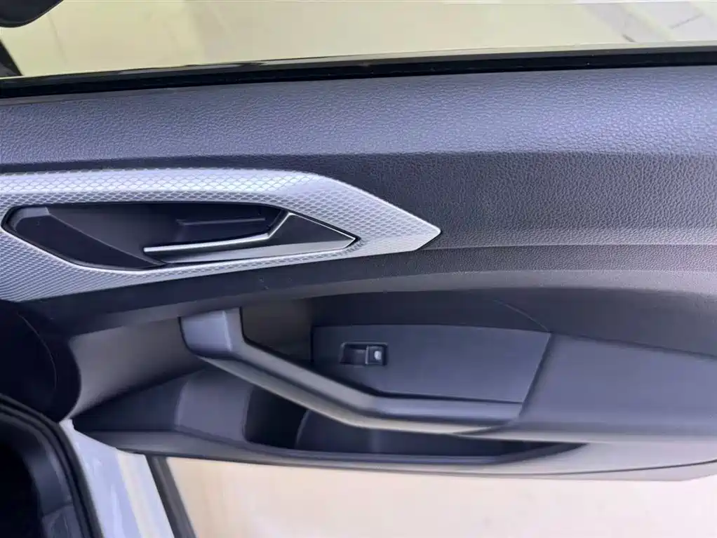 Volkswagen Tanying 2021 1.5L Automatic Smart Connect Edition фото 13