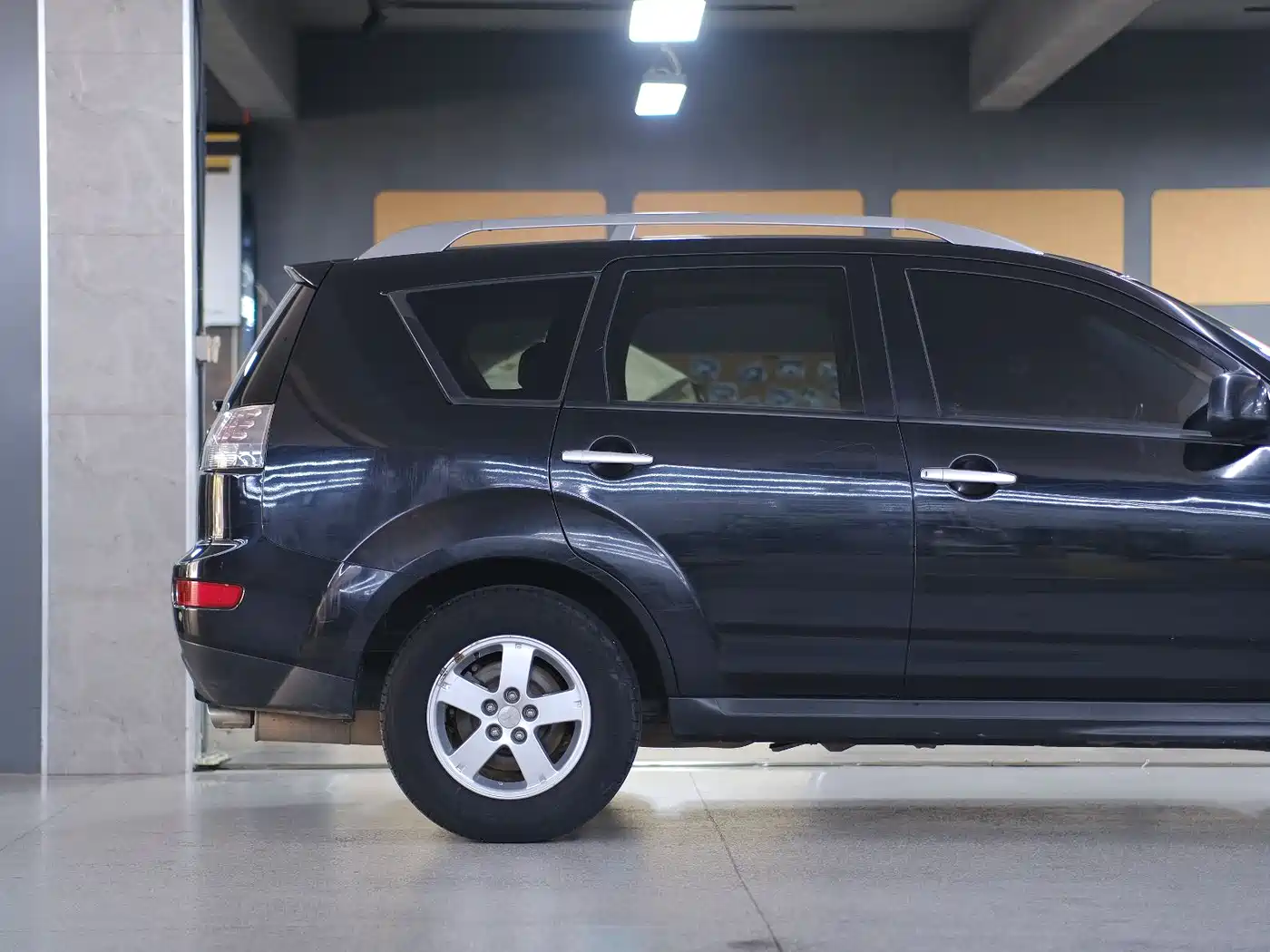 Mitsubishi Outlander (Import) 2009 2.4 Fashion фото 10