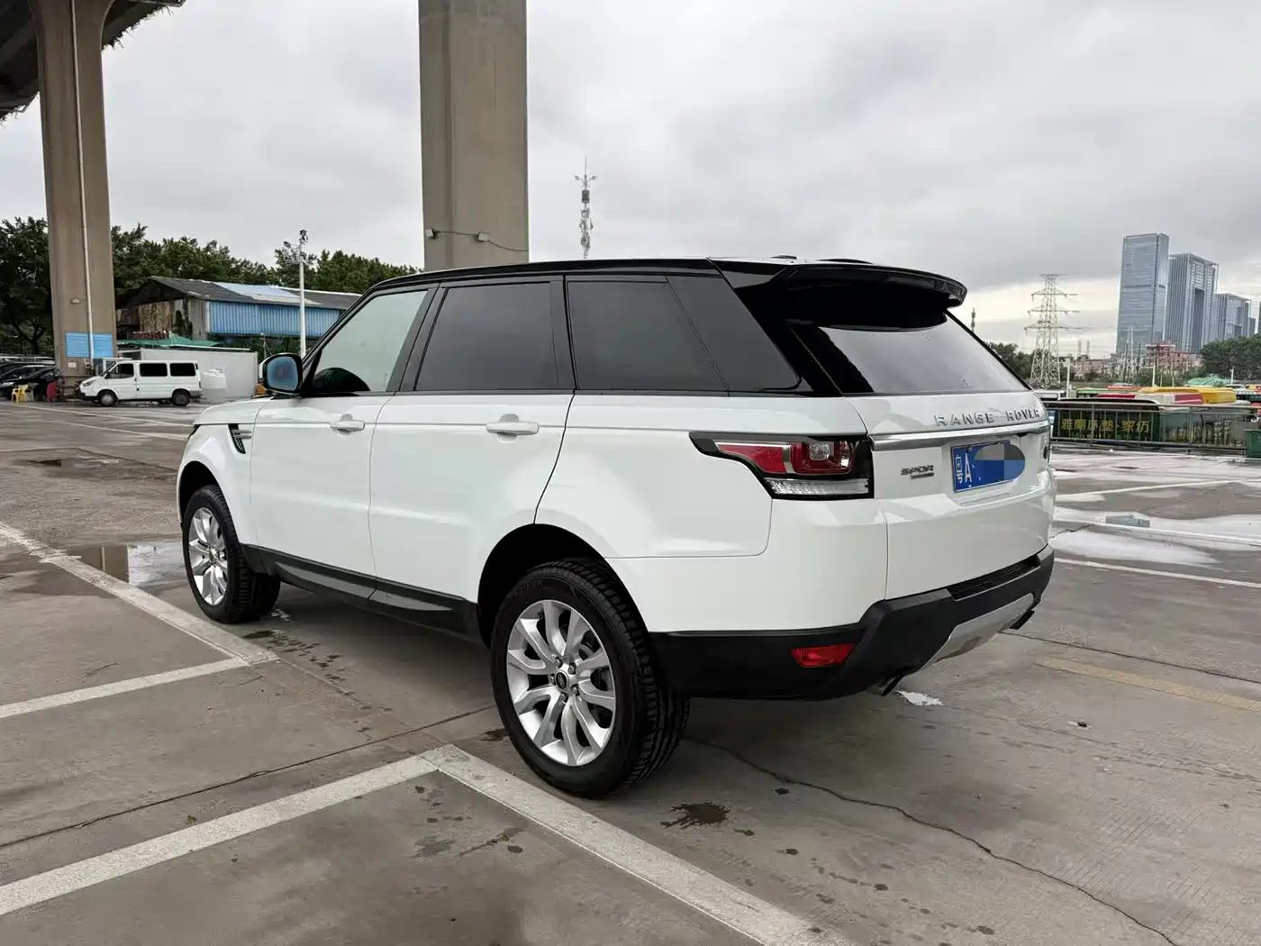 Land Rover Range Rover Sport 2014 3.0 SC V6 HSE фото 4