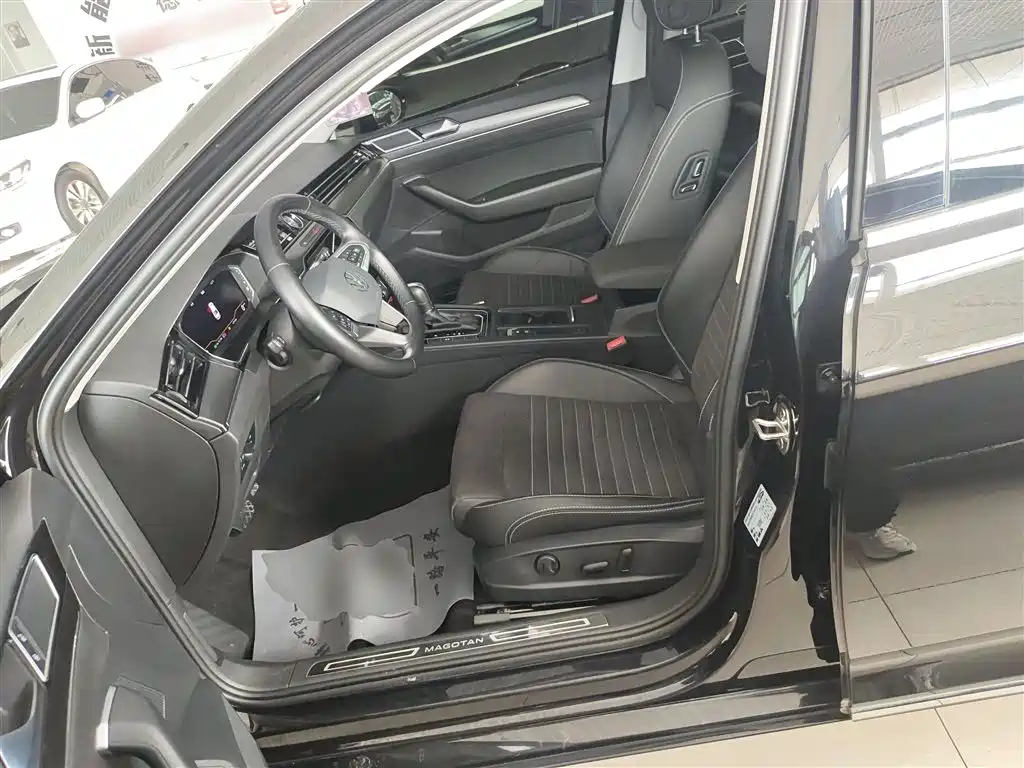 Volkswagen Magotan 2020 330TSI DSG Luxury фото 15