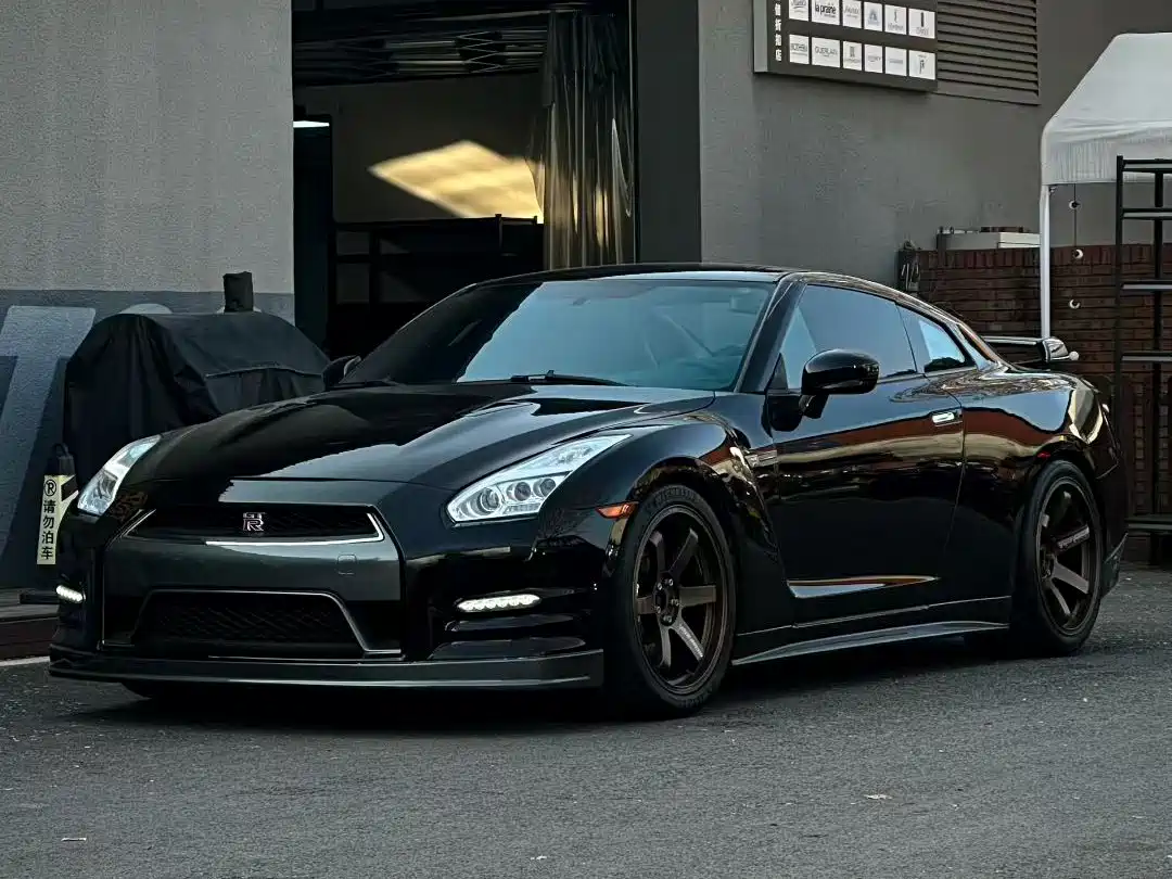 Nissan GT-R 2009 Base Model