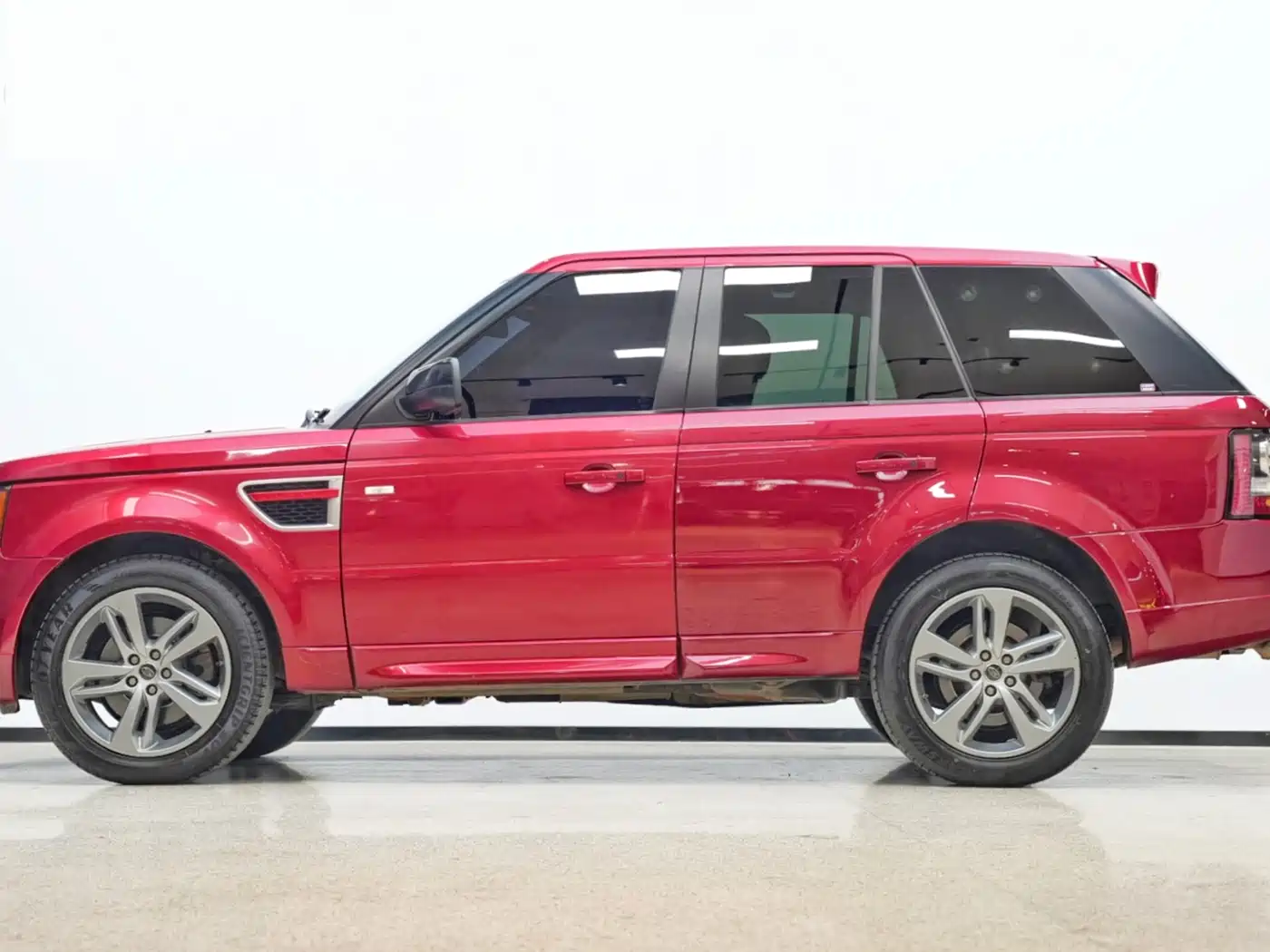 Land Rover Range Rover Sport 2013 5.0 NA V8 HSE Red Limited Edition фото 4