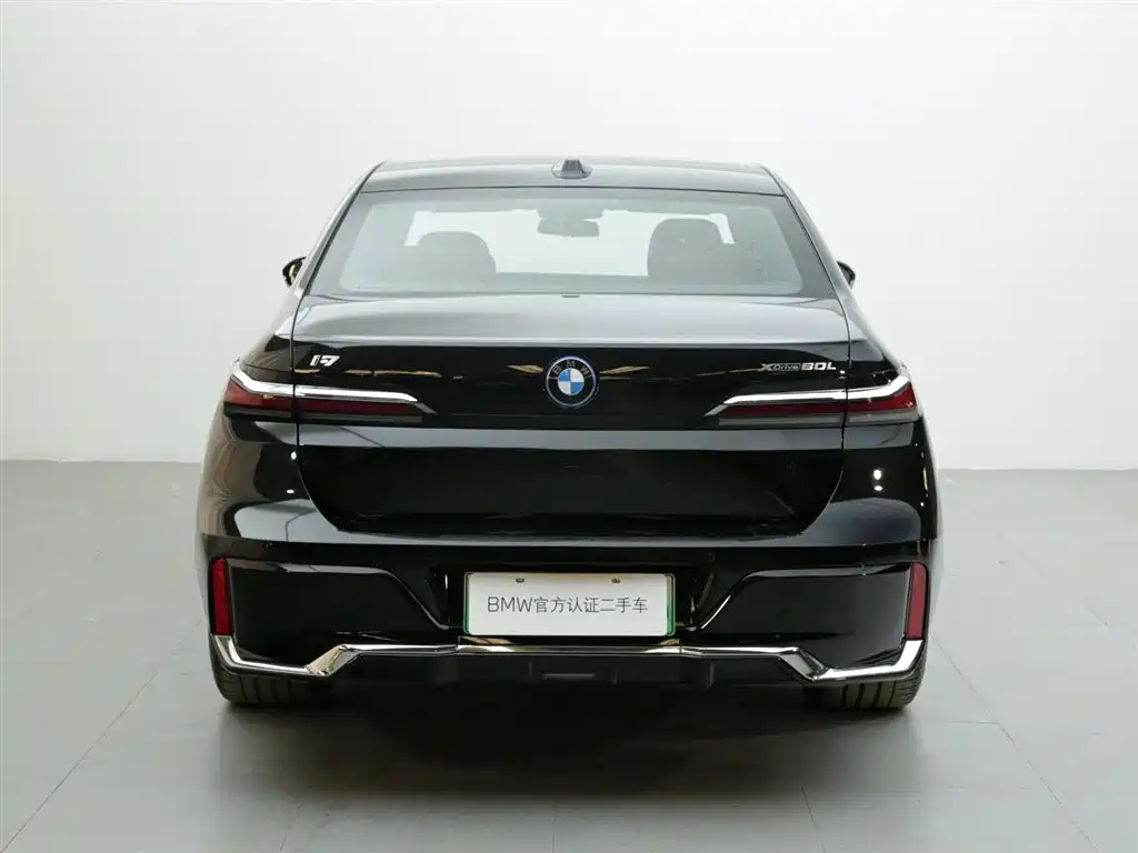BMW I7