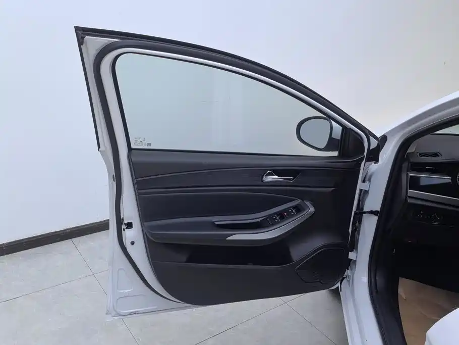 Chery Arrizo 5 2024 2024 1.5L CVT Trend
