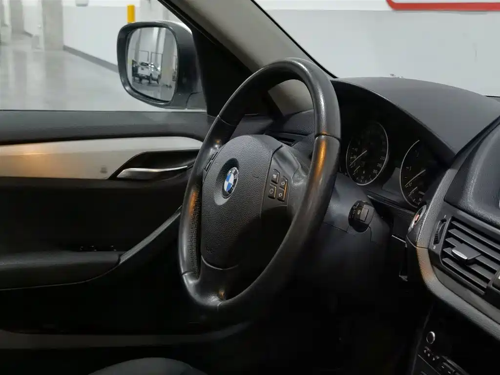 BMW X1 2012 2012 sDrive20i Leading Model