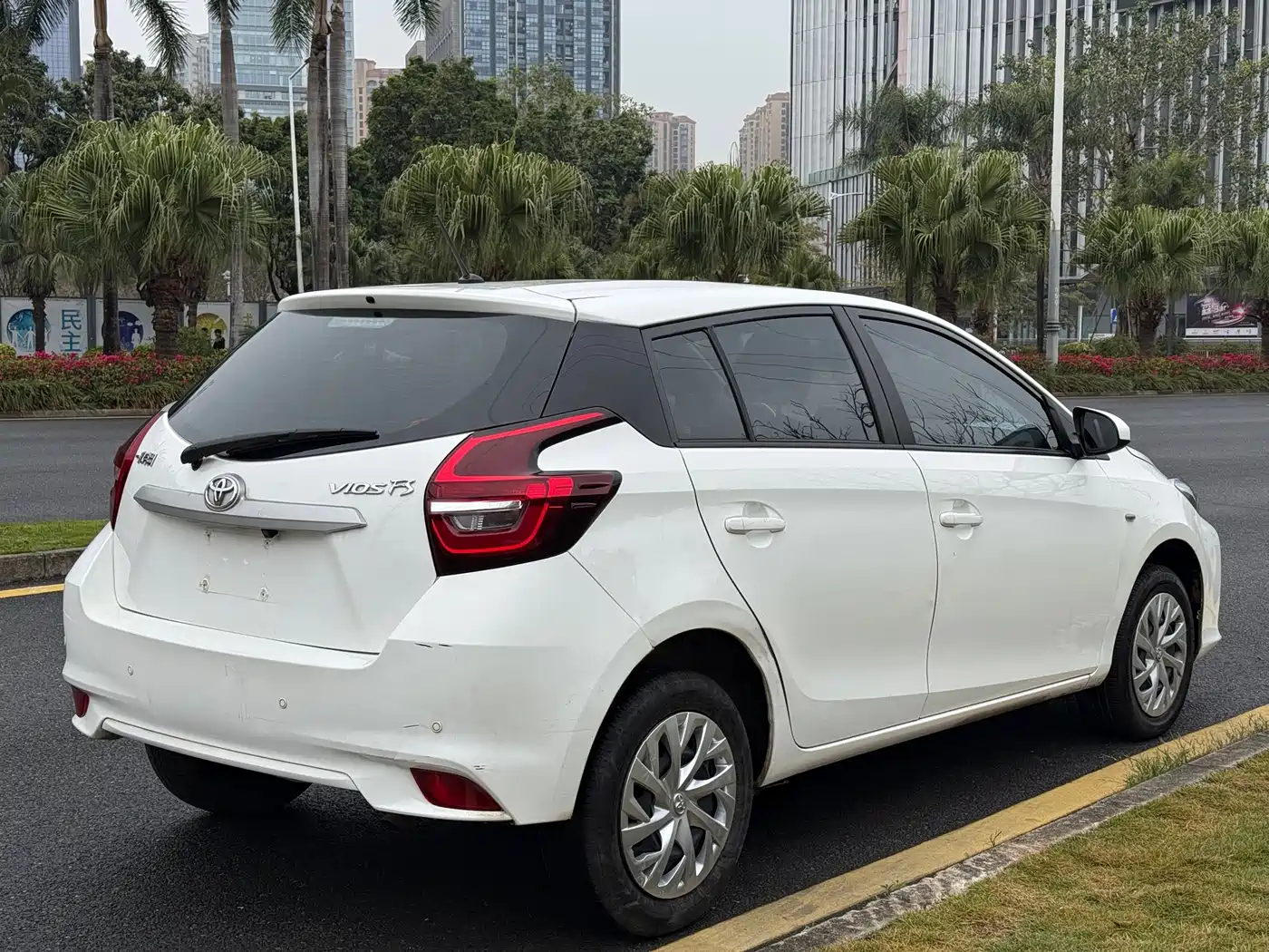 Toyota Vios FS 2021 1.5L CVT Fengchi Edition фото 2