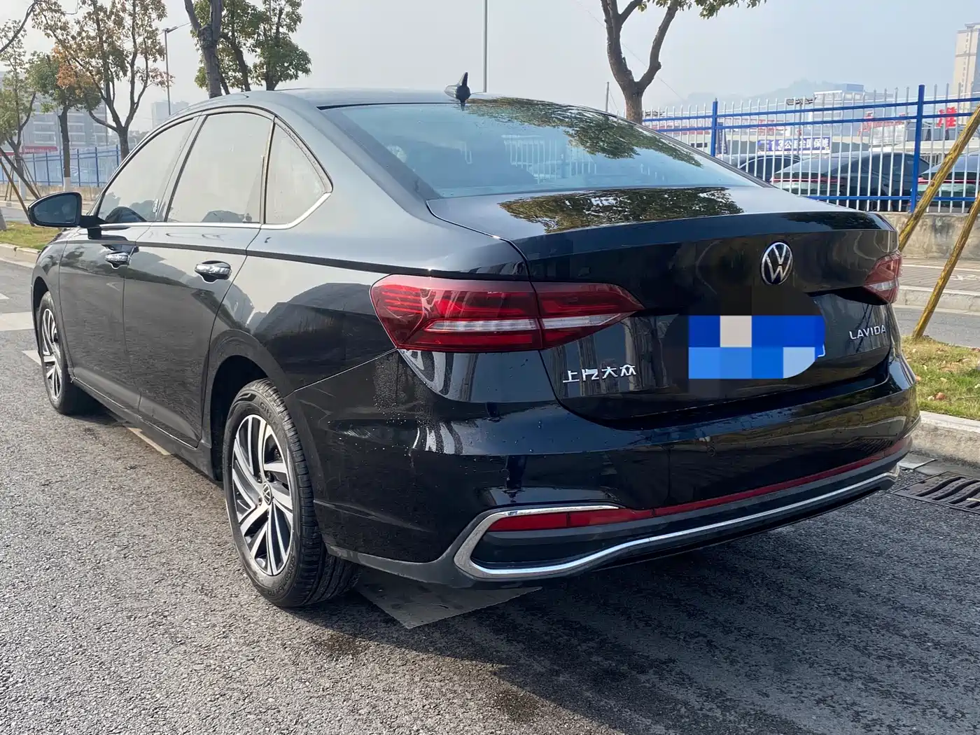 Volkswagen Lavida 2023 Facelift 1.5L Automatic 5 Million Edition фото 15