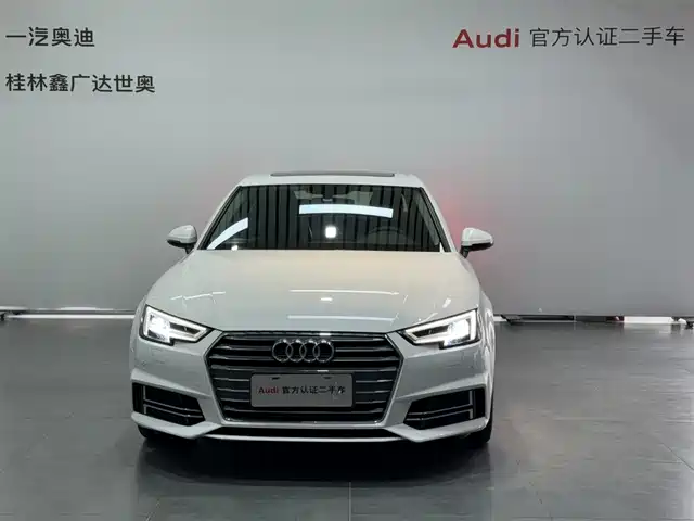Audi A4L 2018 30th Anniversary 40 TFSI Fashion — фото 2